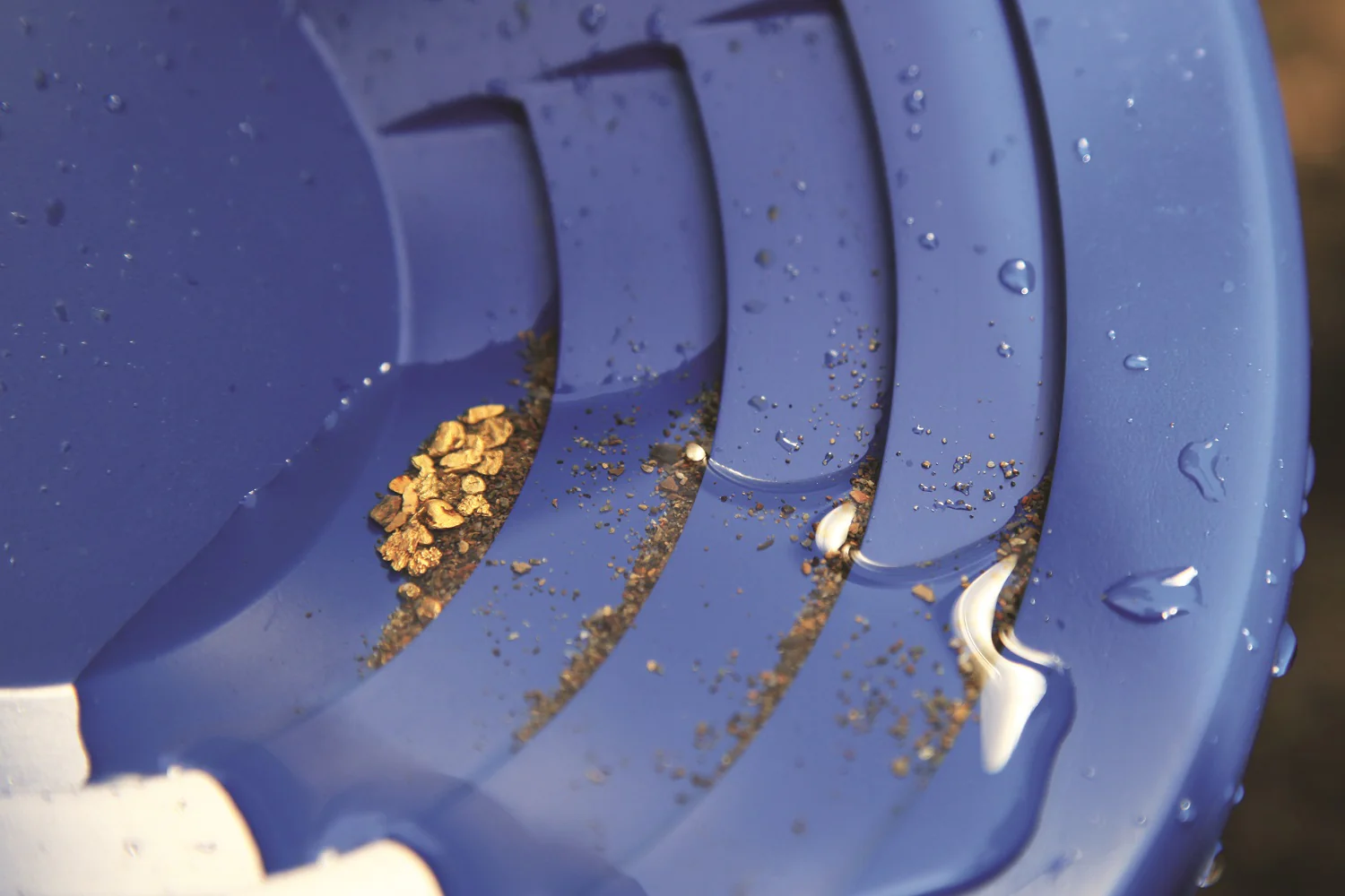 Minelab Gold Pan - Pro Gold 15 inch - Image 4