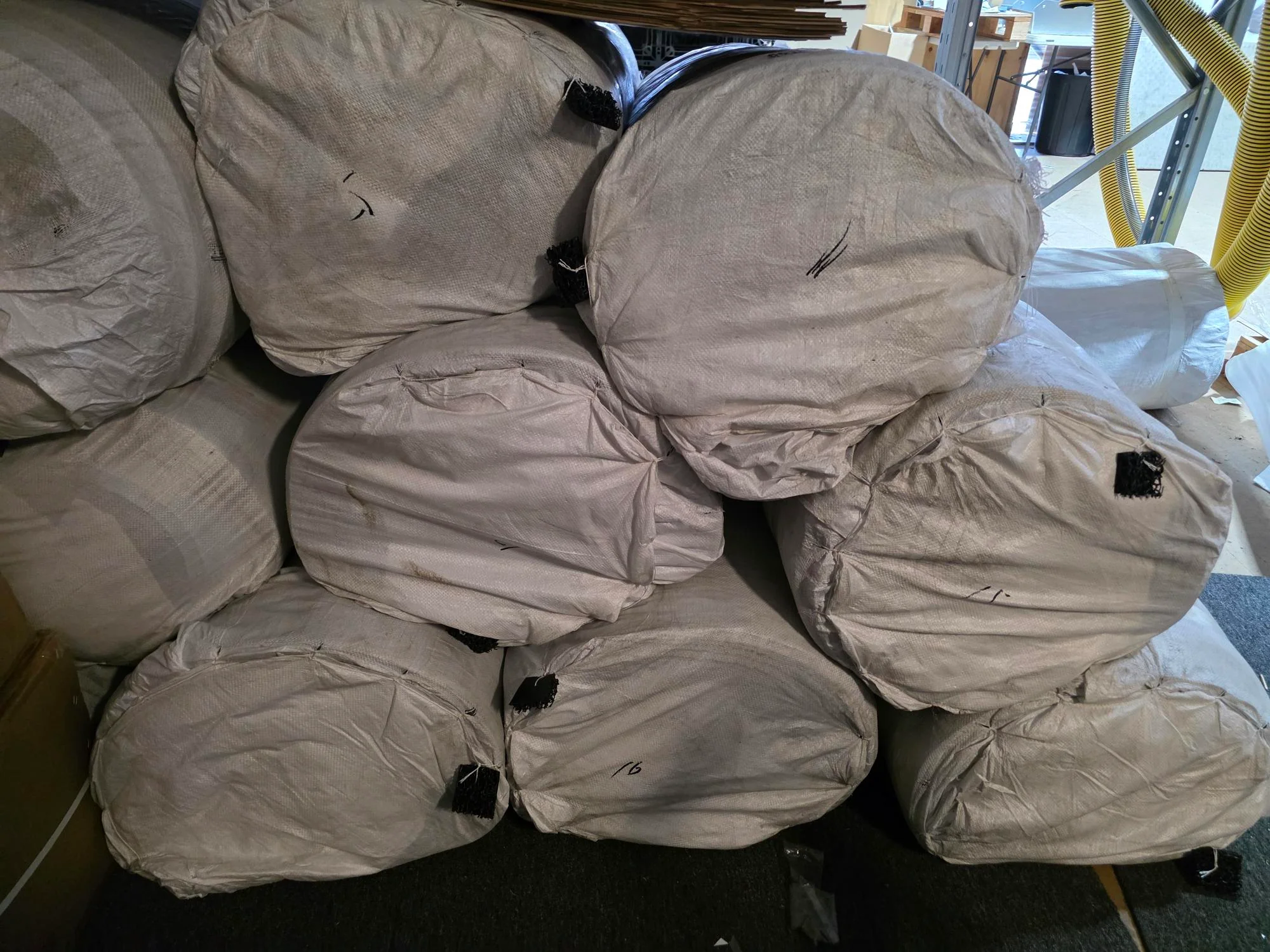 Miners Moss - Black backed - Image 4