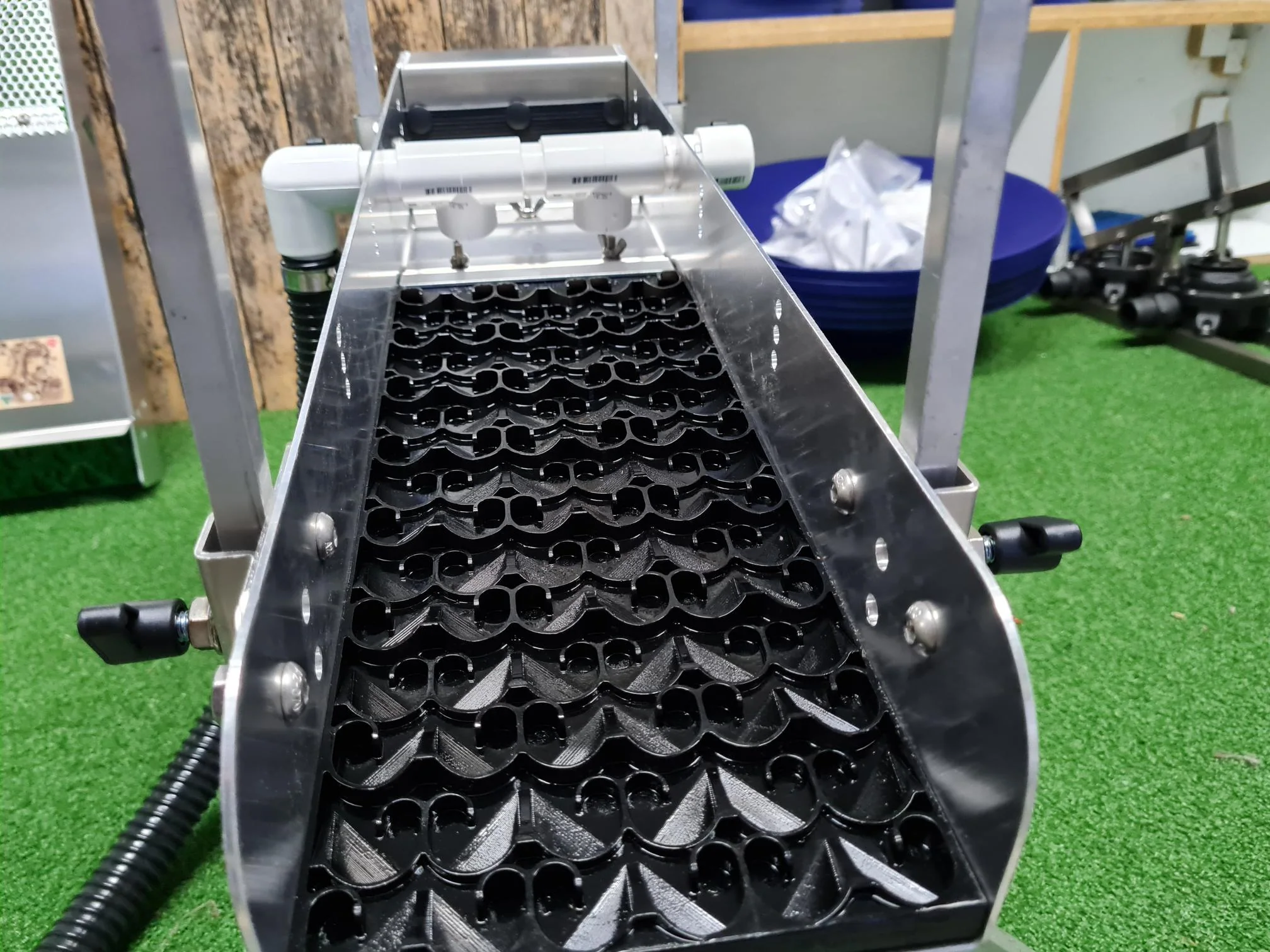 Mini Cleanup Gold Sluice 6 inch wide - Image 6